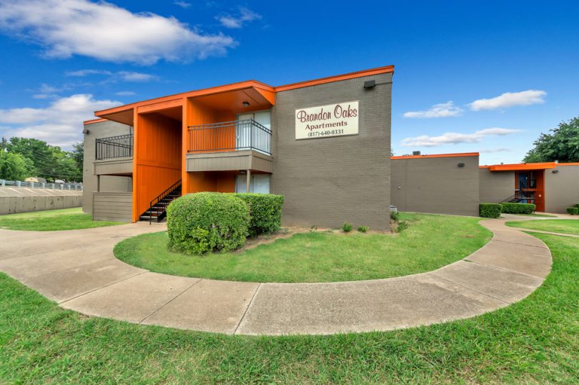Brandon Oaks Apartments Arlington,TX