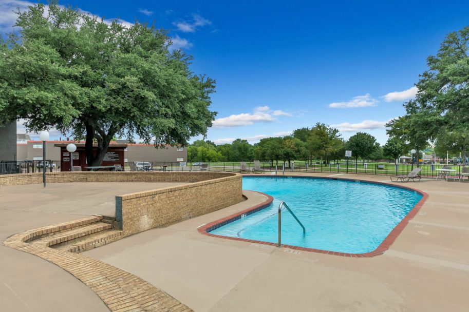 Brandon Oaks Apartments Arlington,TX